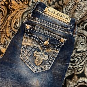 Rock revival Kylie Jeans! Size 29! Excellent condition. Super cute bling back!